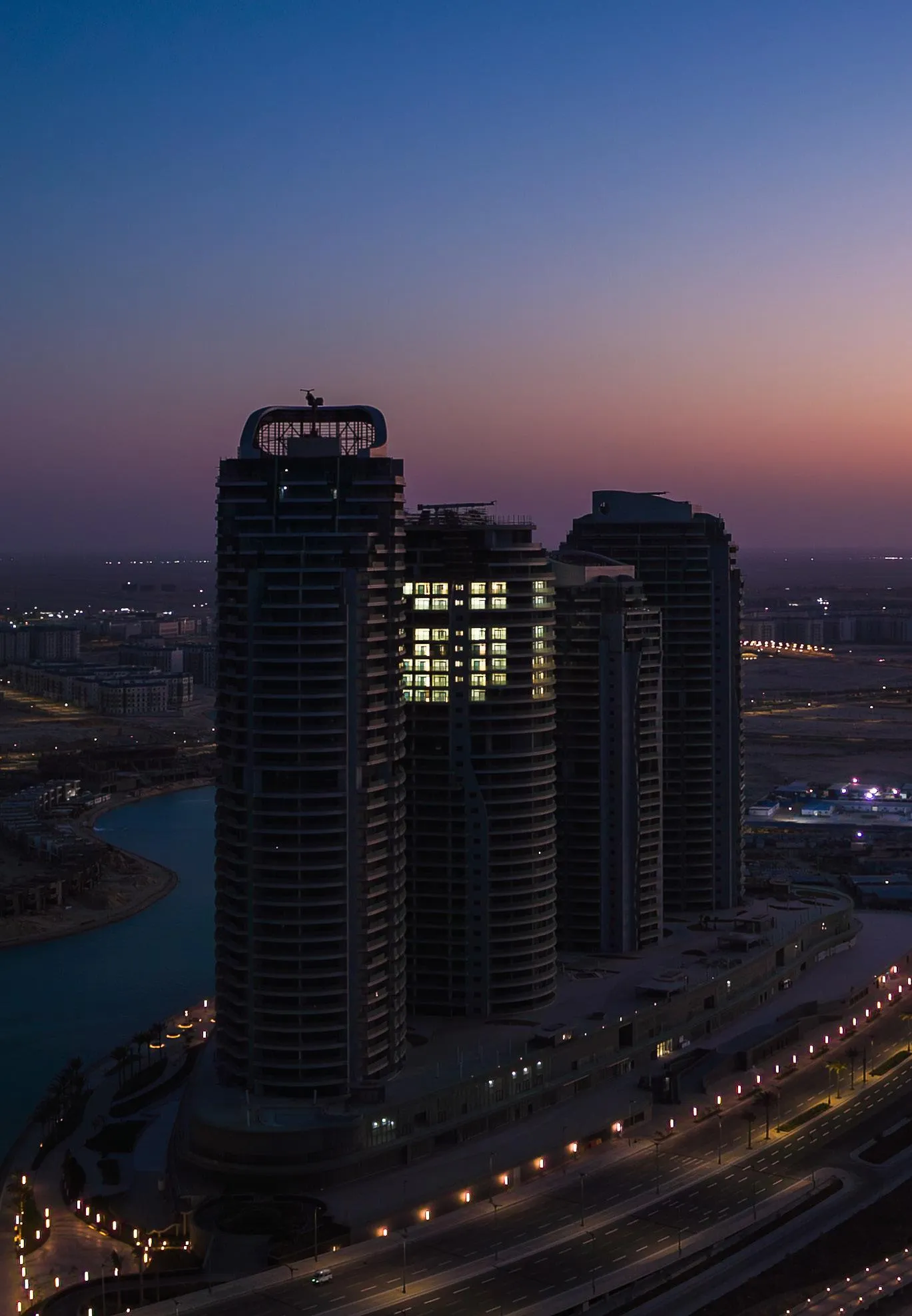  للبيع في بيتش فرونت تاورز في  بمساحة 0 م² تتكون من 0 غرف