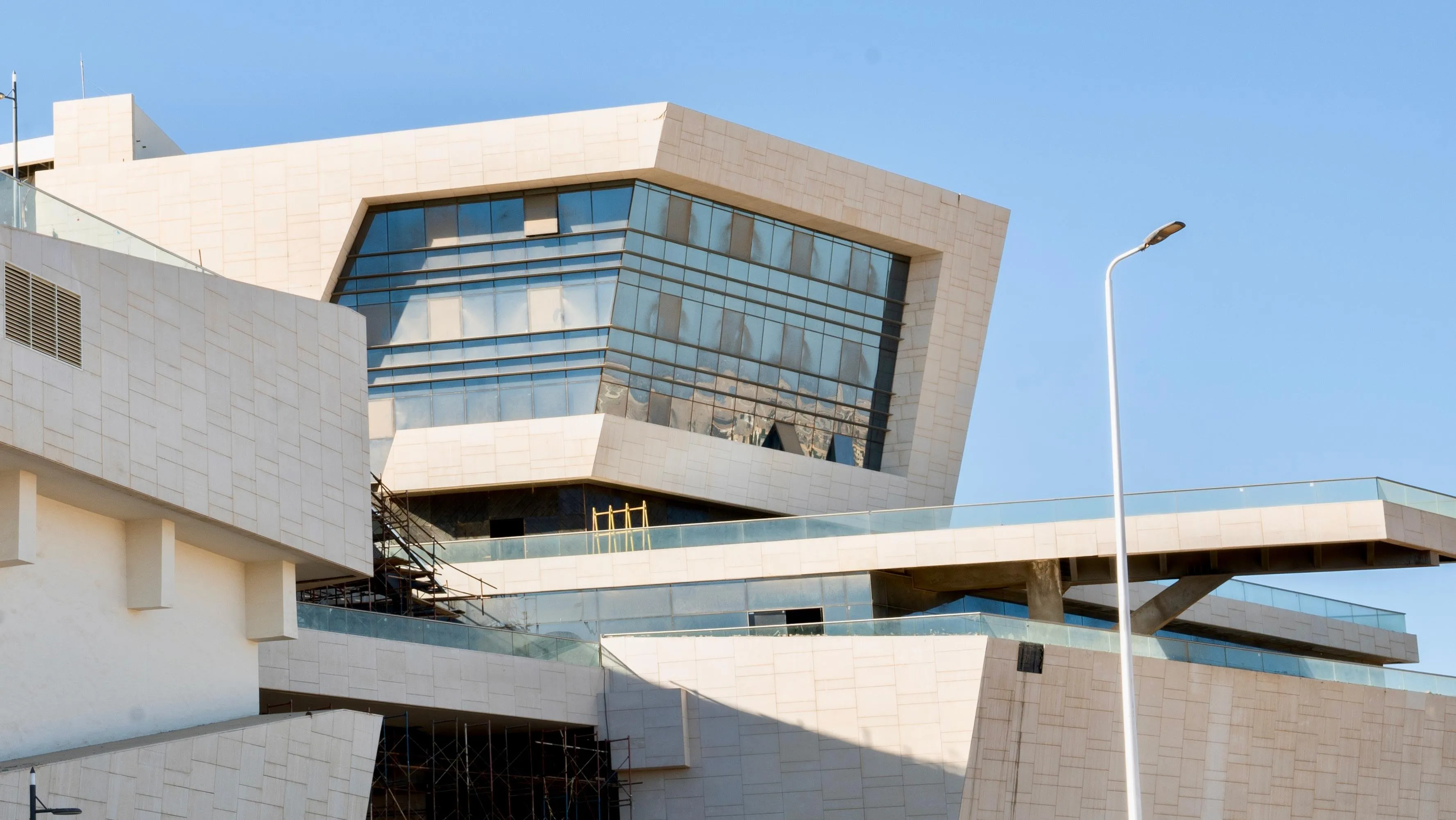 للبيع في ايتابا سكوير في بمساحة 0 م² تتكون من 0 غرف