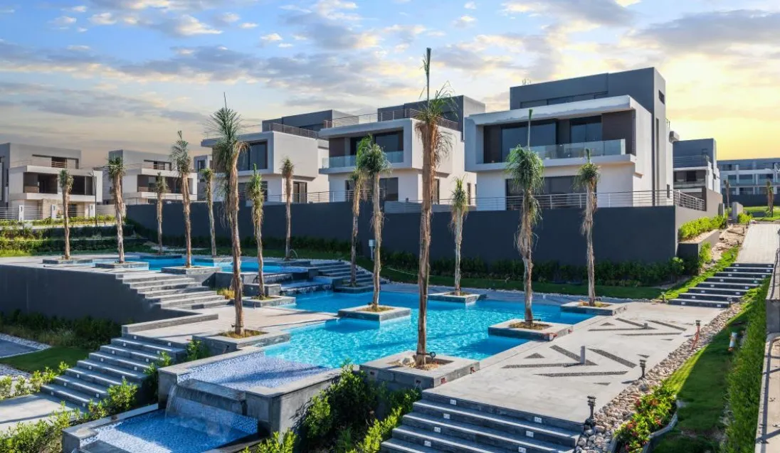 Townhouse for sale in El Patio Zahraa in 6th of October City of 213 m² with 4 bedrooms
