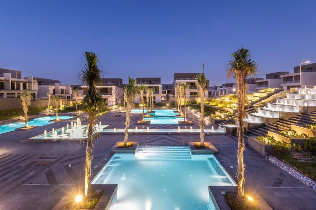 Townhouse for sale in El Patio Zahraa in 6th of October City of 213 m² with 4 bedrooms