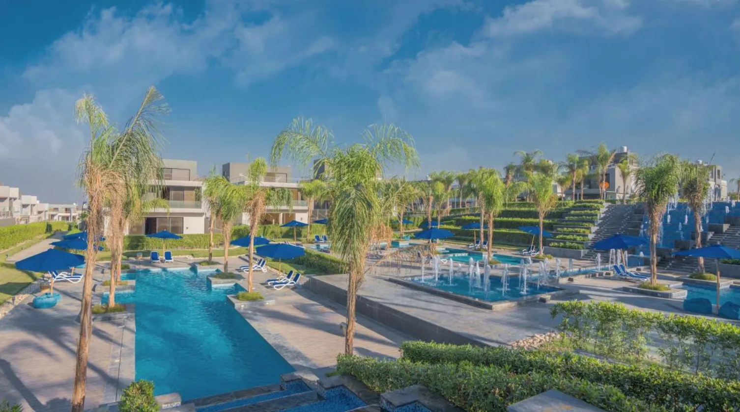 Townhouse for sale in El Patio Zahraa in 6th of October City of 213 m² with 4 bedrooms