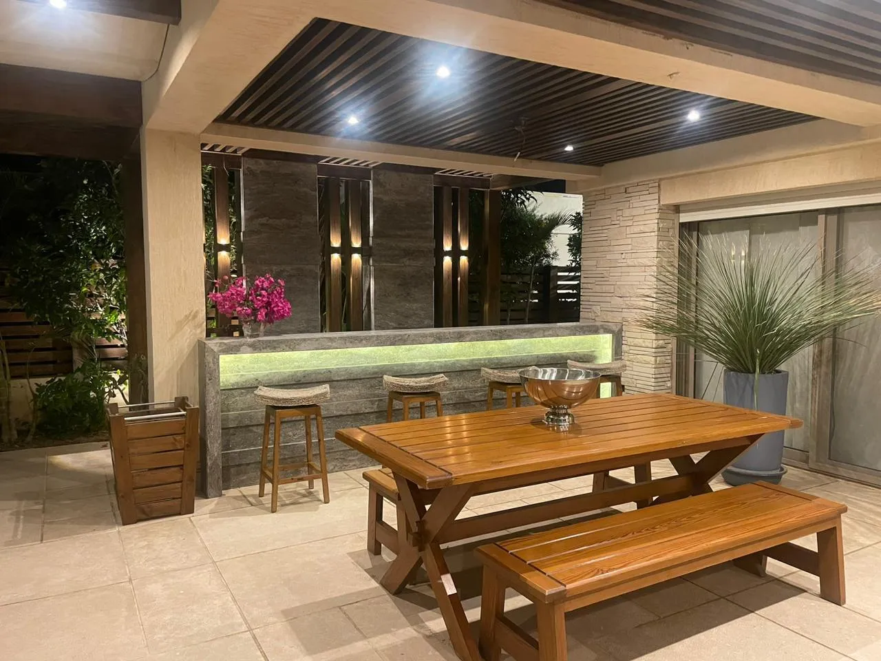  للبيع في بيت البحر  في  بمساحة 0 م² تتكون من 0 غرف