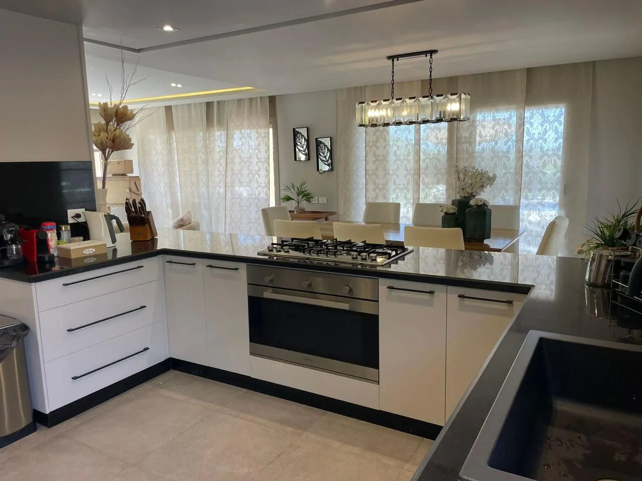  للبيع في بيت البحر  في  بمساحة 0 م² تتكون من 0 غرف