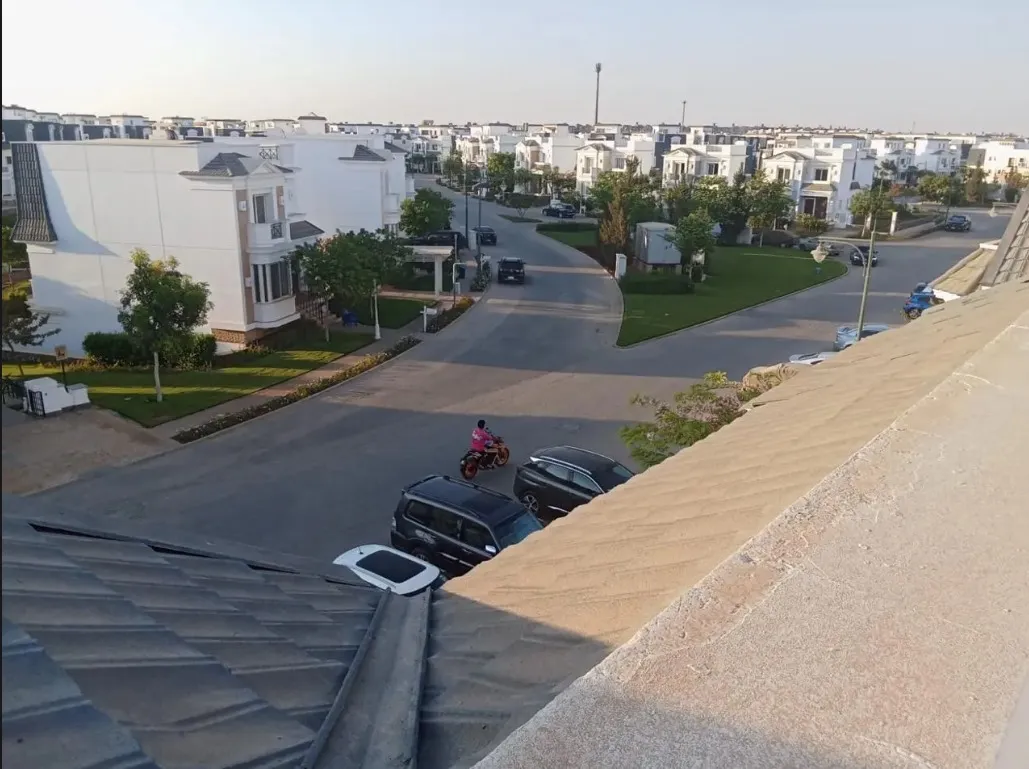 Penthouse for sale in Mountain View Chillout Park in Northern Expansion of 240 m² with 3 bedrooms