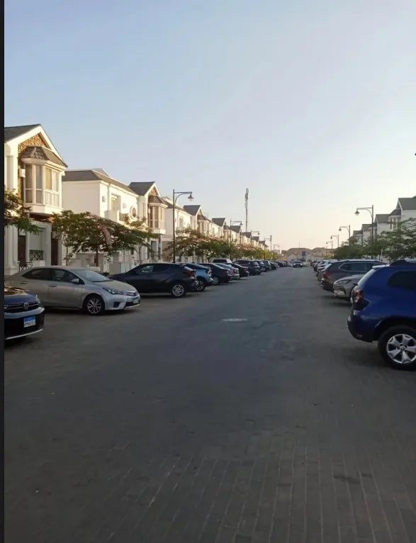 Penthouse for sale in Mountain View Chillout Park in Northern Expansion of 240 m² with 3 bedrooms