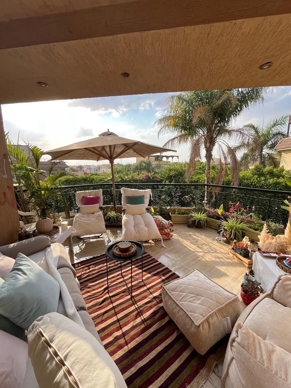 Villa for sale in Beverly Hills in 6th of October City of 450 m² with 7 bedrooms