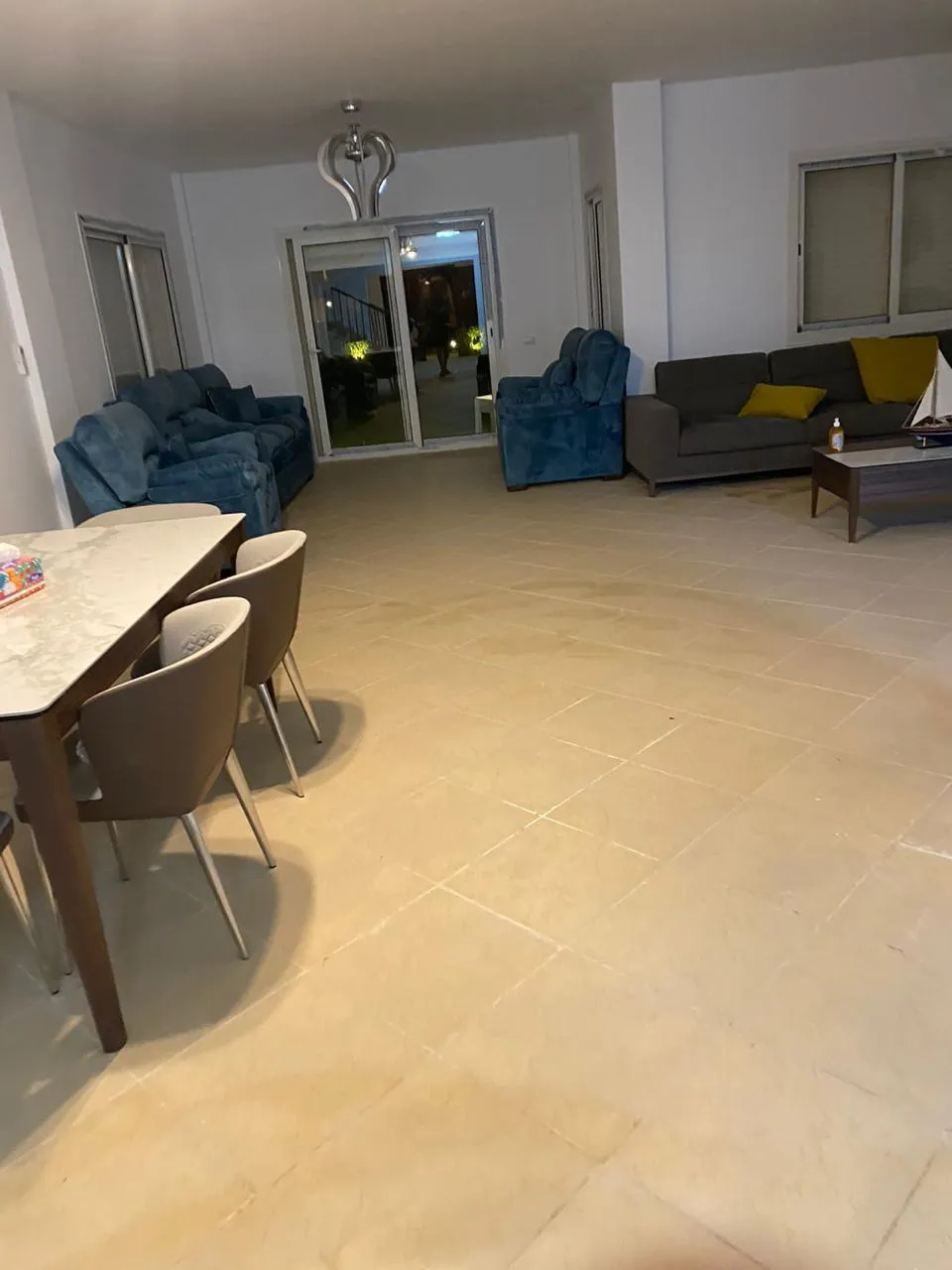  للبيع في ستيلا سيدى عبد الرحمن في  بمساحة 0 م² تتكون من 0 غرف