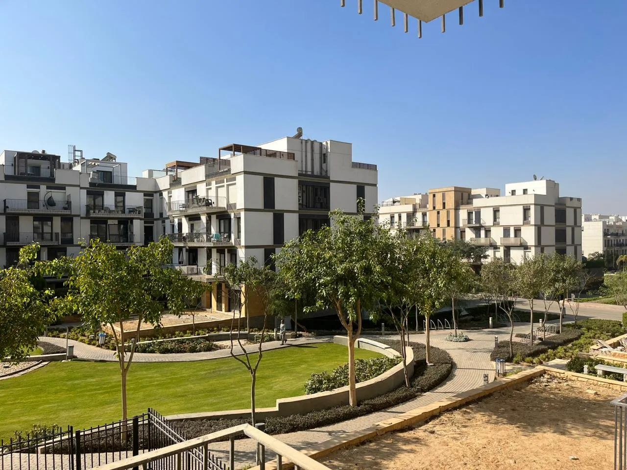 Apartment for sale in The Courtyards in 6th of October City of 232 m² with 3 bedrooms