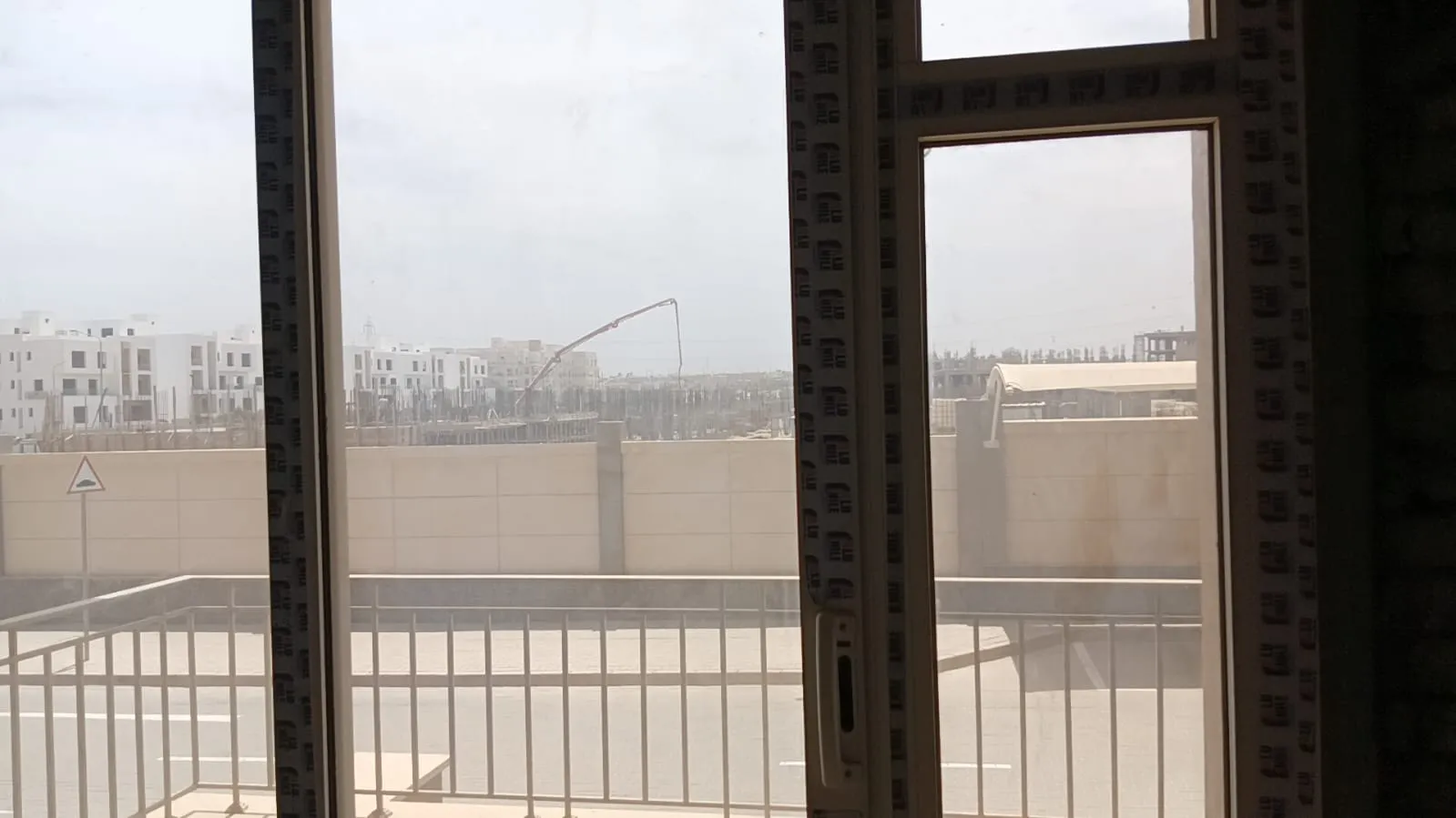  للبيع في أكتوبر بلازا في  بمساحة 0 م² تتكون من 0 غرف