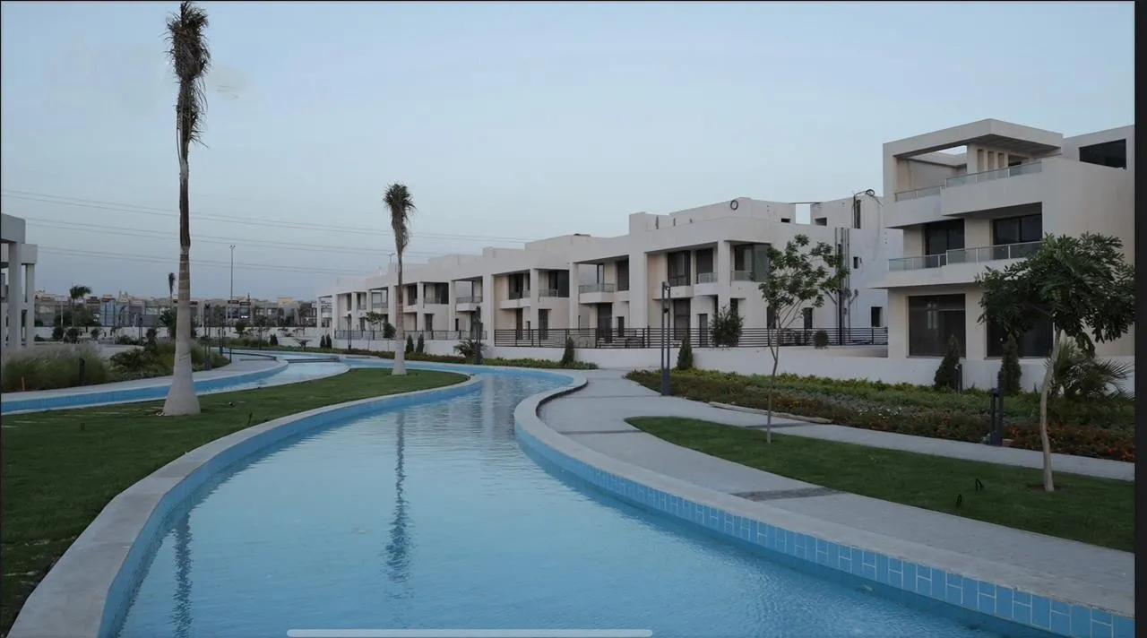  للبيع في ليك ويست في  بمساحة 0 م² تتكون من 0 غرف