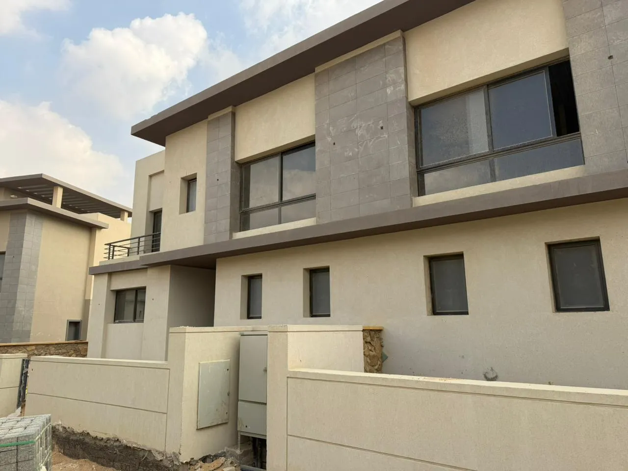 Twinhouse for sale in Swanlake Residences in New Cairo of 357 m² with 3 bedrooms