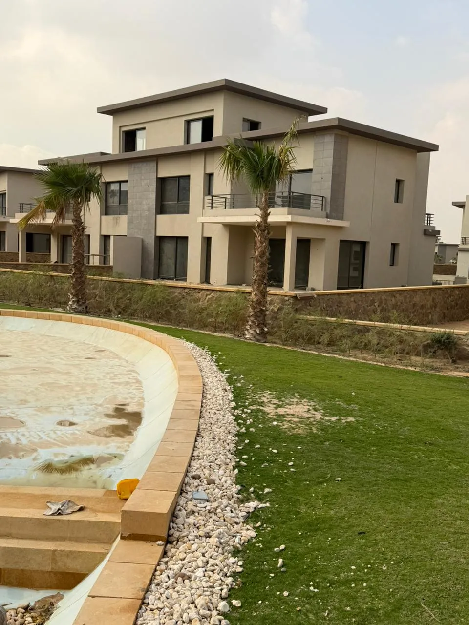 Twinhouse for sale in Swanlake Residences in New Cairo of 357 m² with 3 bedrooms