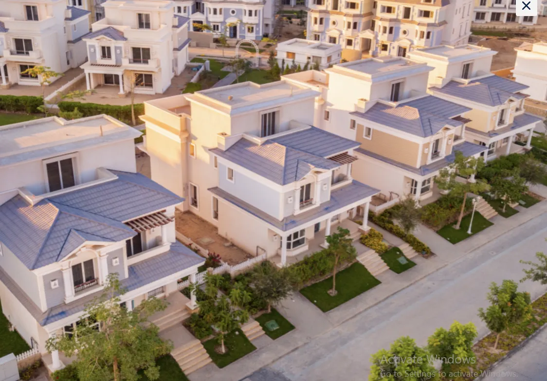 Townhouse for sale in Mountain View October Park in 6th of October City of 297 m² with 5 bedrooms
