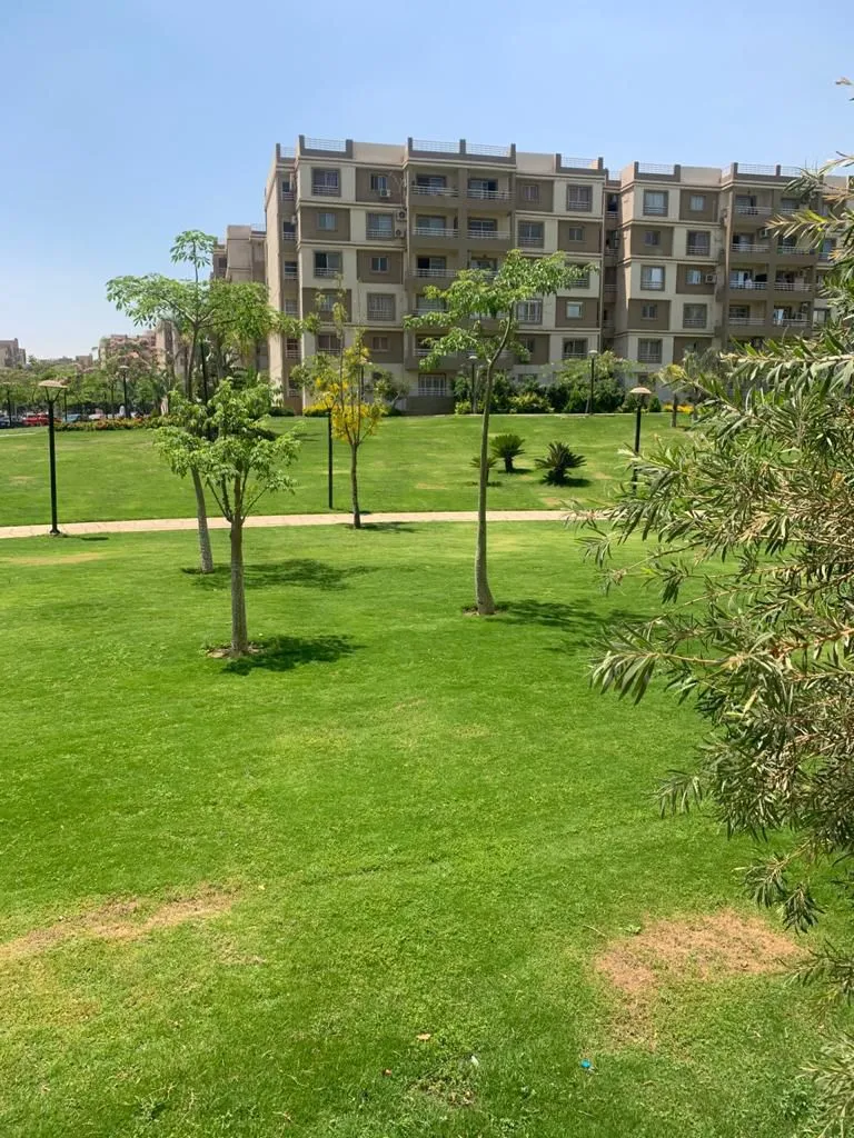 للبيع في مدينتي في بمساحة 0 م² تتكون من 0 غرف