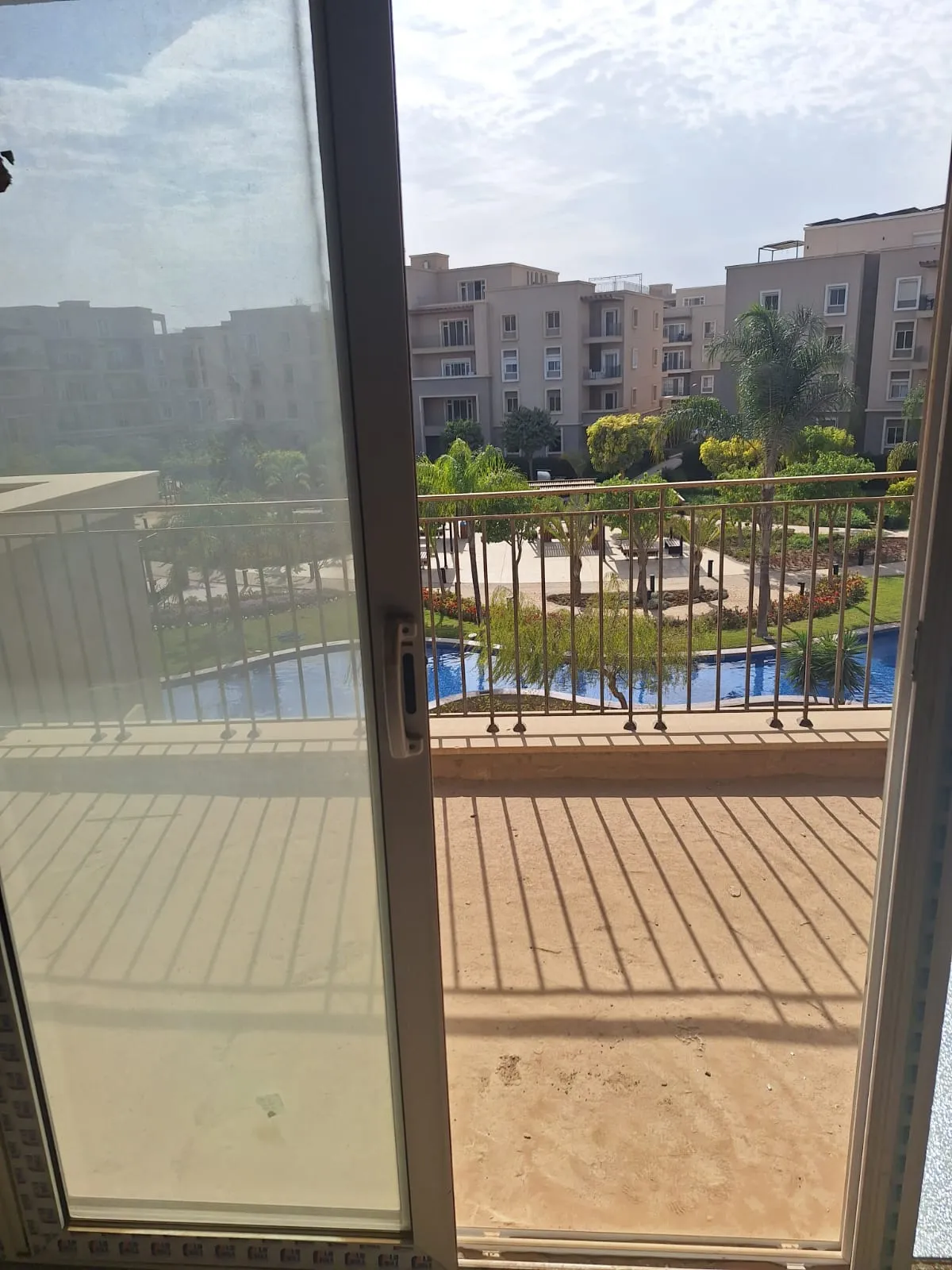  للبيع في أكتوبر بلازا في  بمساحة 0 م² تتكون من 0 غرف