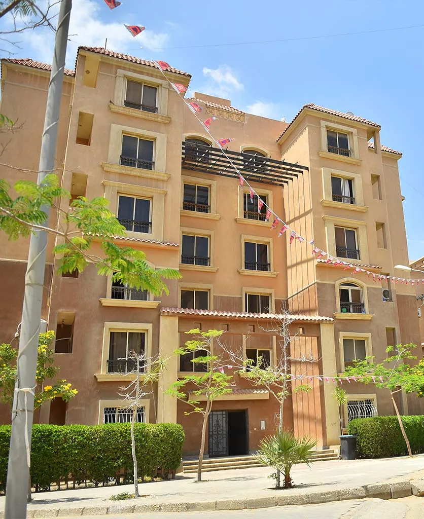 Apartment for sale in Italian Square in 6th of October City of 85 m² with 2 bedrooms