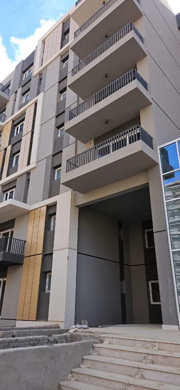  للبيع في هاب تاون في  بمساحة 0 م² تتكون من 0 غرف