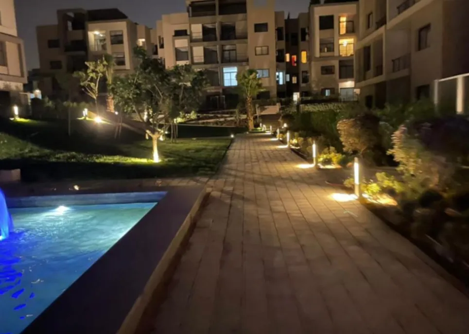  للبيع في فيفث سكوير المراسم في  بمساحة 0 م² تتكون من 0 غرف