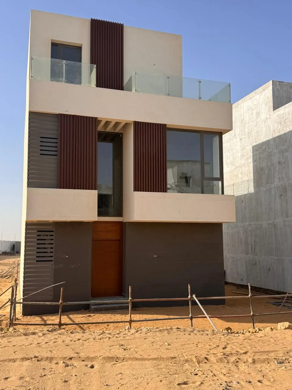 Villa for sale in The Crest in New Cairo of 275 m² with 4 bedrooms