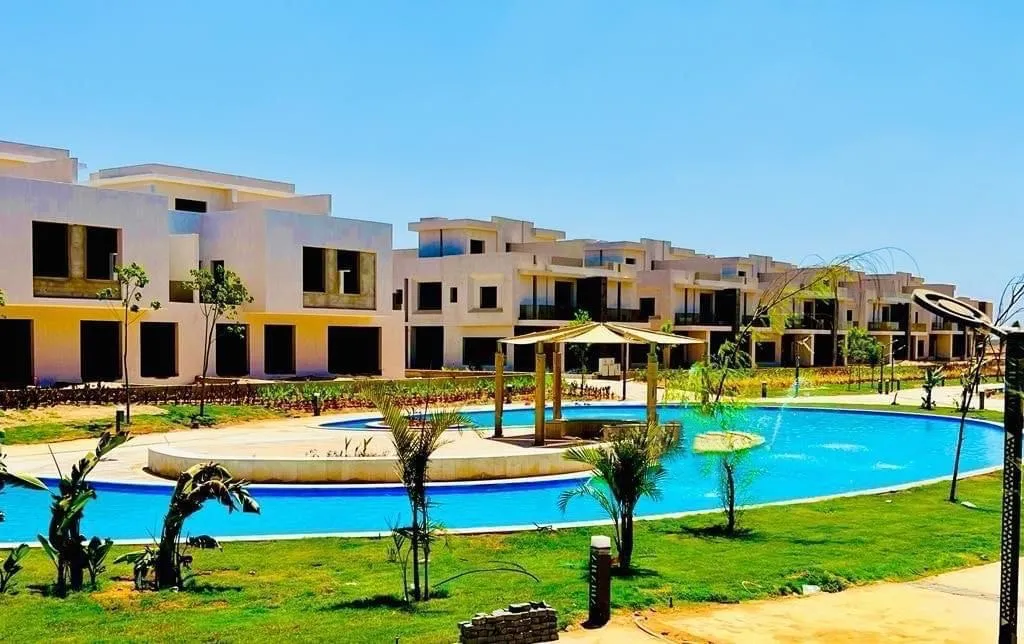Townhouse for sale in Sun Capital in October Gardens of 210 m² with 4 bedrooms