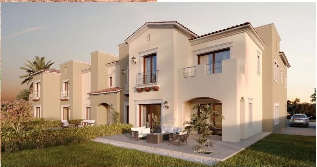 Townhouse for sale in City Gate in New Cairo of 291 m² with 4 bedrooms