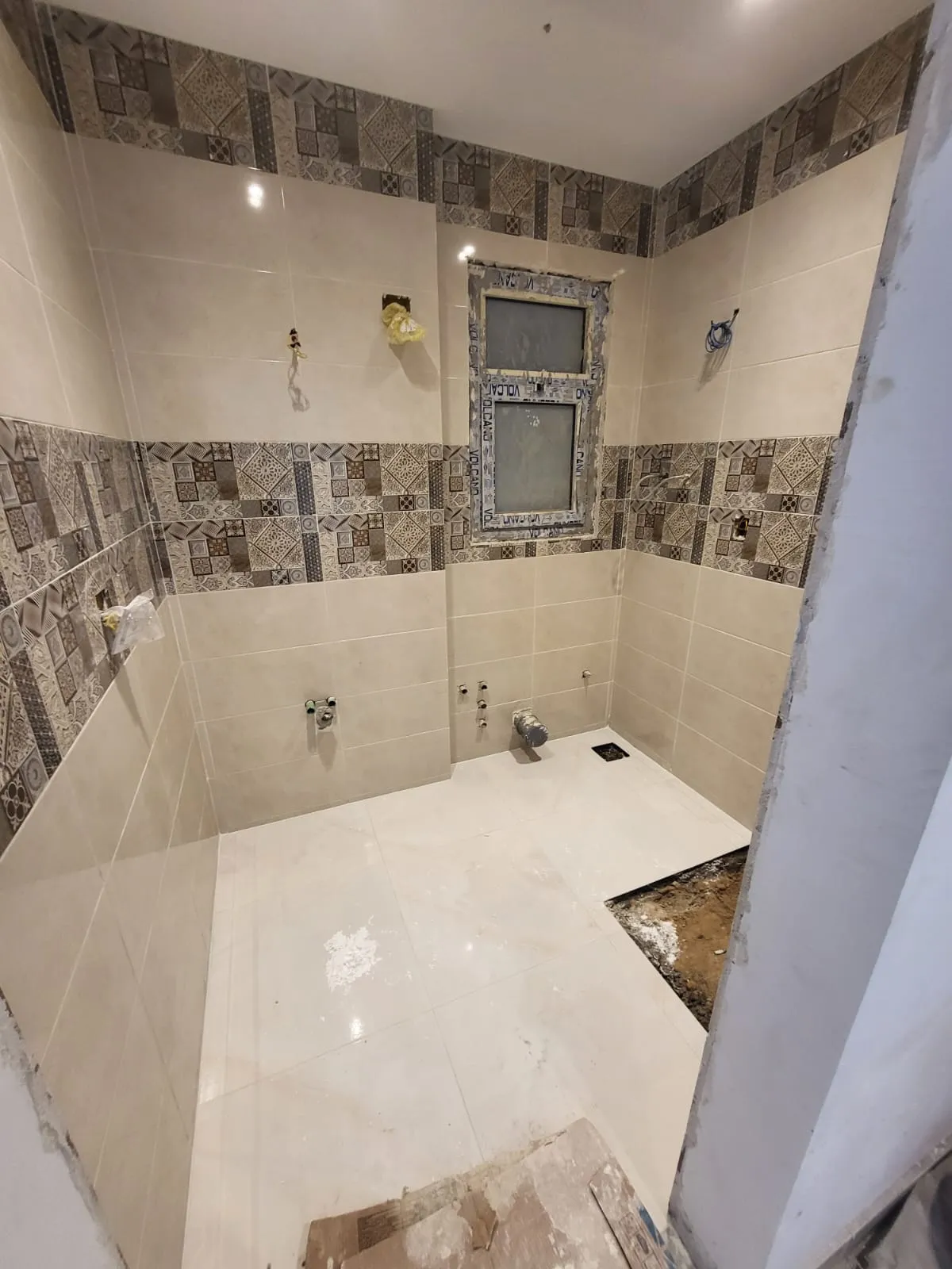  للبيع في تاج سيتي في  بمساحة 0 م² تتكون من 0 غرف