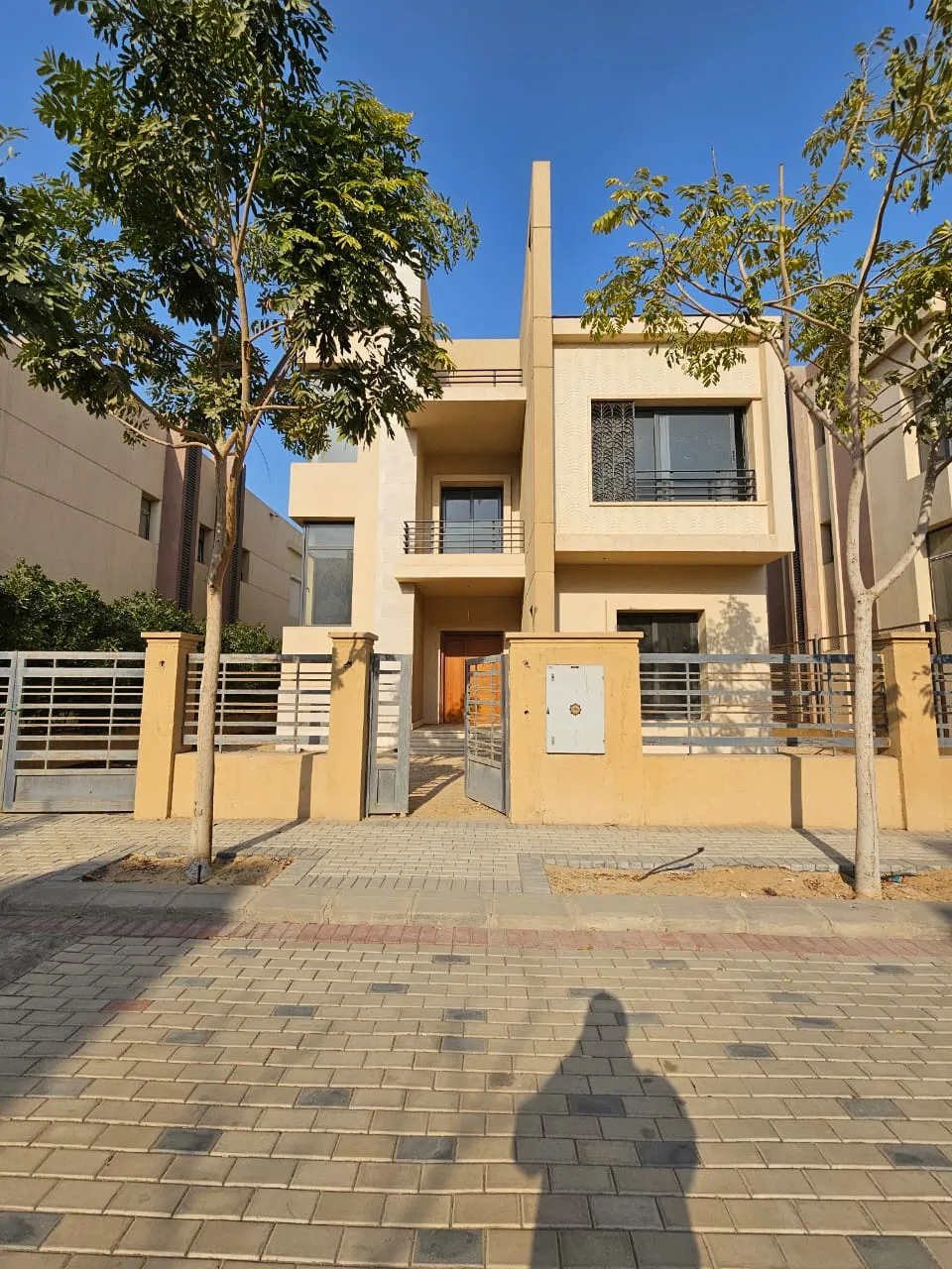 Villa for sale in ALMA in El Sheikh Zayed of 322 m² with 4 bedrooms
