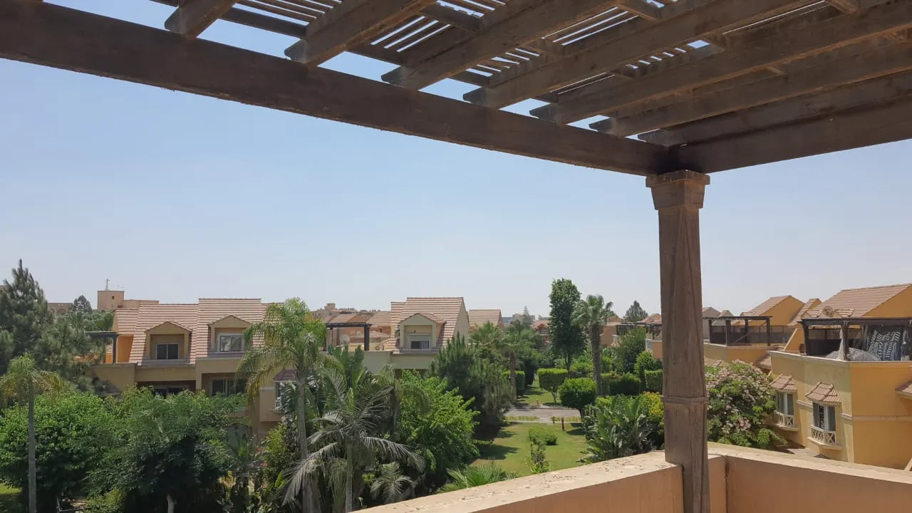 Townhouse for sale in Beverly Hills in 6th of October City of 282 m² with 4 bedrooms