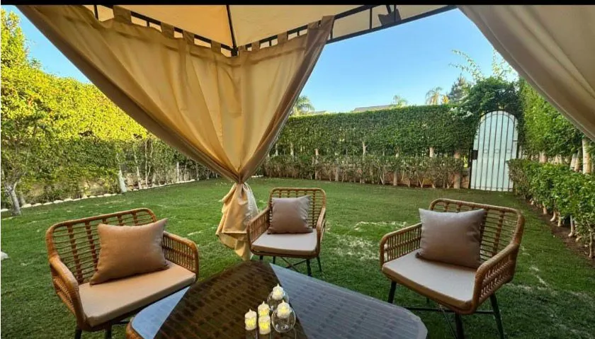 Townhouse for sale in Beverly Hills in 6th of October City of 282 m² with 4 bedrooms