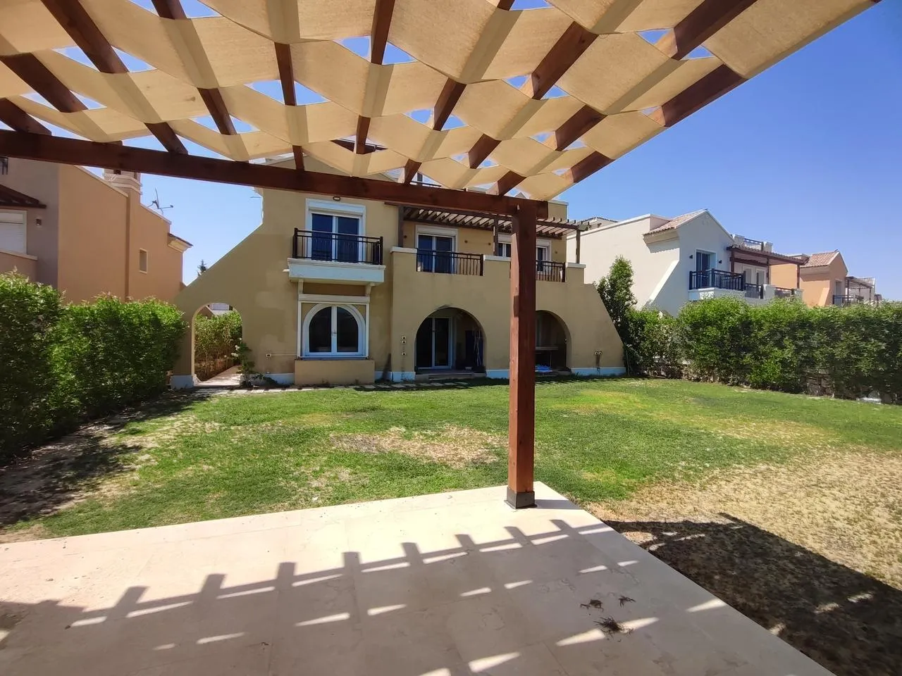  للبيع في ماونتن فيو رأس الحكمة في  بمساحة 0 م² تتكون من 0 غرف