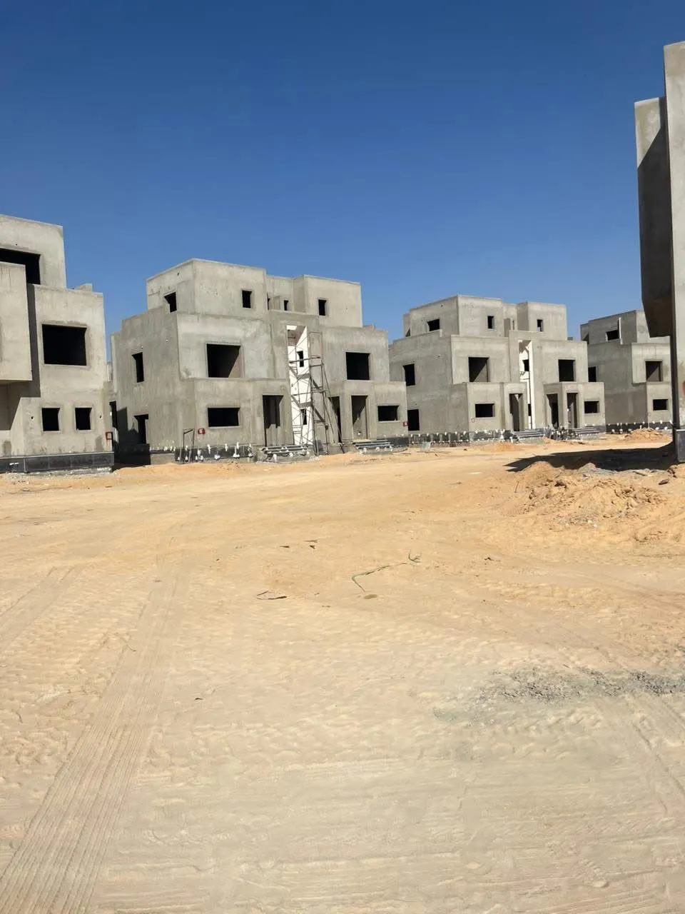 Twinhouse for sale in Naia West in New Zayed of 280 m² with 4 bedrooms