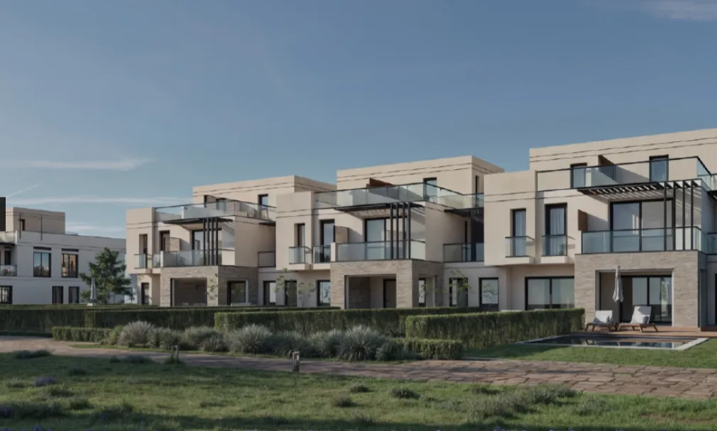 Townhouse for sale in Hyde Park Central in 6th settlement of 212 m² with 3 bedrooms