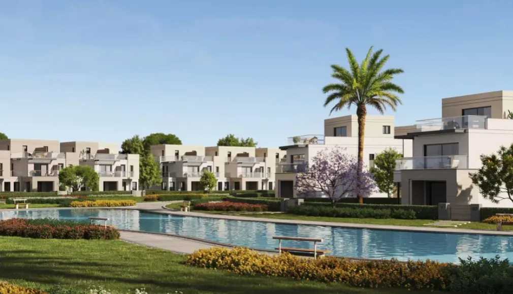 Townhouse for sale in Hyde Park Central in 6th settlement of 212 m² with 3 bedrooms