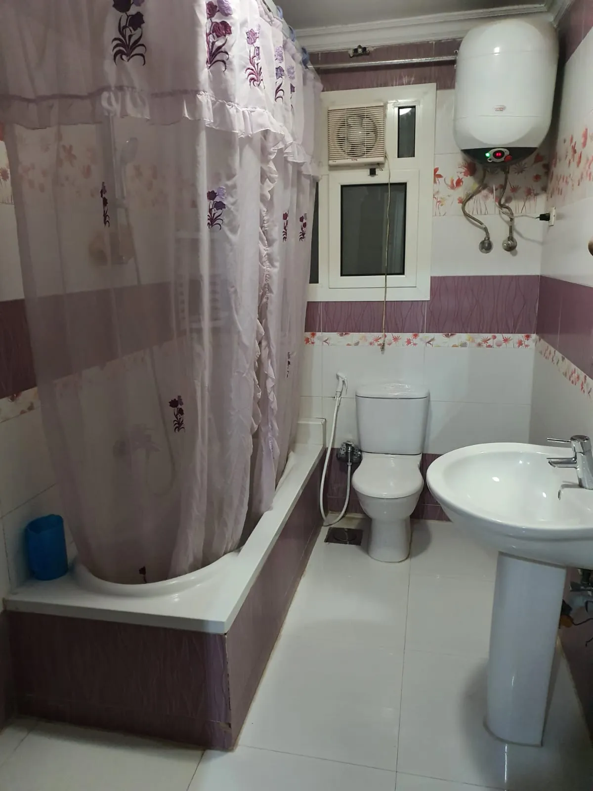 Apartment for sale in El Rehab in New Cairo of 198 m² with 3 bedrooms
