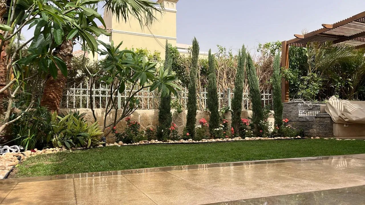 Twinhouse for sale in El Patio 6 October in 6th of October City of 208 m² with 4 bedrooms