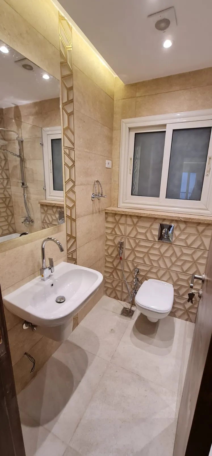 Apartment for sale in Mountain View Hyde Park in New Cairo of 274 m² with 4 bedrooms