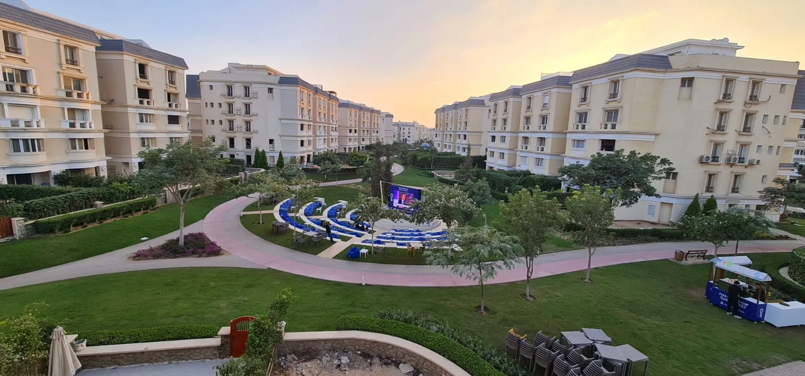 Apartment for sale in Mountain View Hyde Park in New Cairo of 274 m² with 4 bedrooms