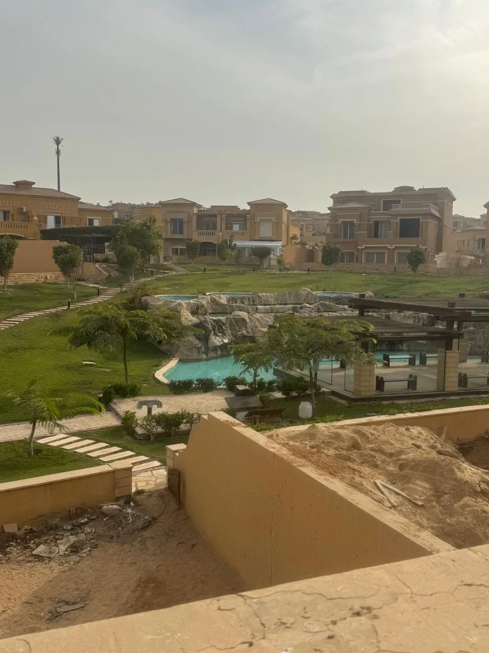 Villa for sale in Royal Meadows Sheikh Zayed in El Sheikh Zayed of 640 m² with 5 bedrooms