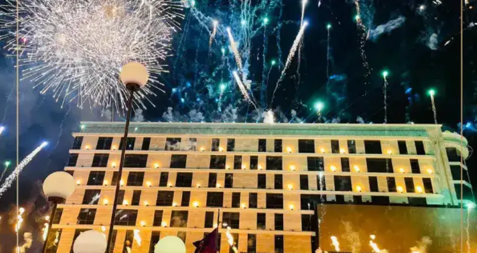  للبيع في جراند سكوير مول في  بمساحة 0 م² تتكون من 0 غرف