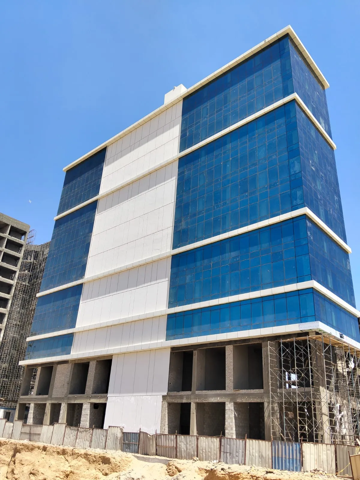 Office for sale in 4T4 in New Capital City of 64 m² with 0 bedrooms