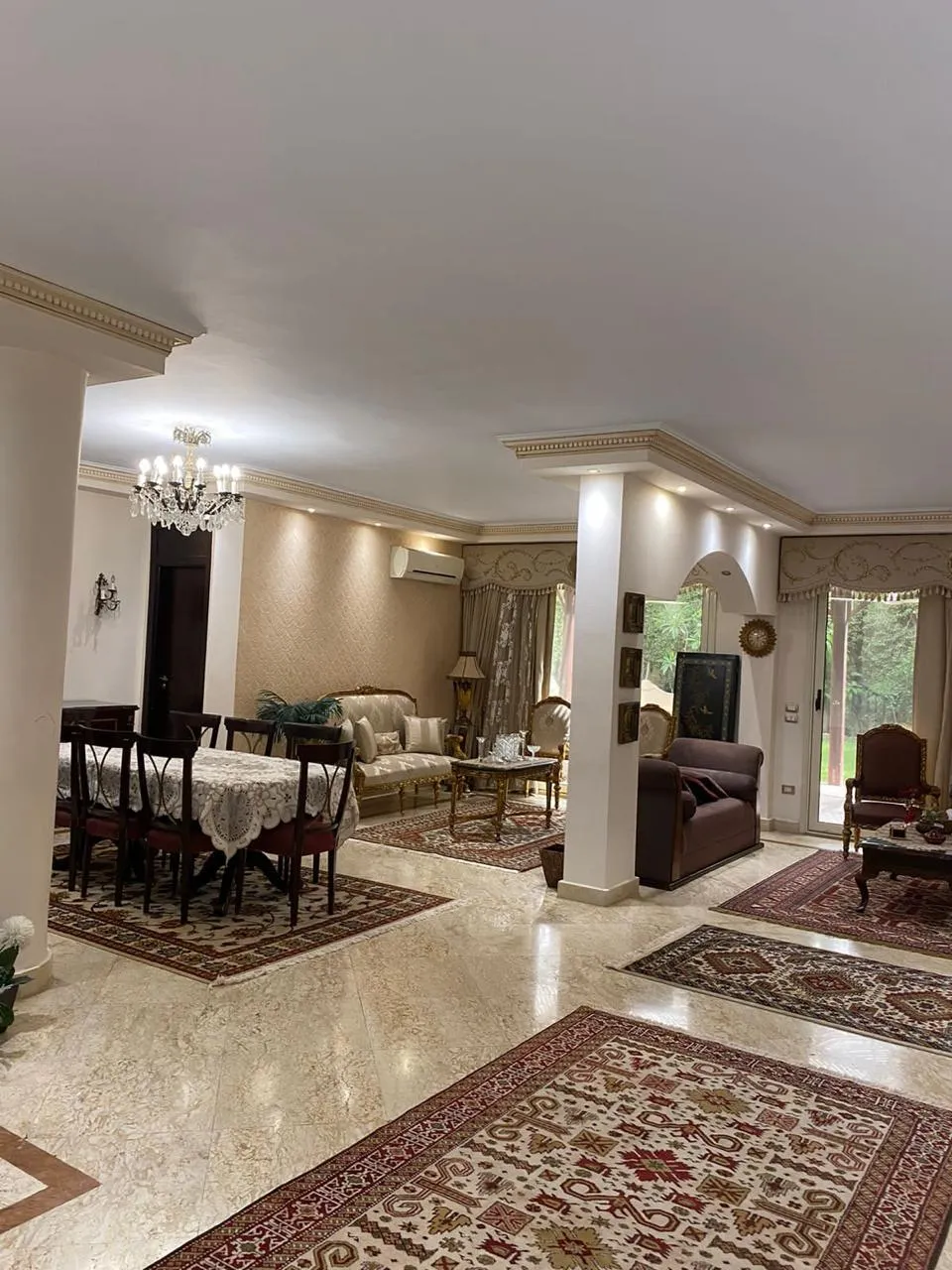 Twinhouse for sale in Hadayek el Mohandesin in El Sheikh Zayed of 235 m² with 4 bedrooms