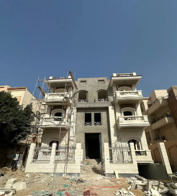  للبيع في غرب الجولف في  بمساحة 0 م² تتكون من 0 غرف