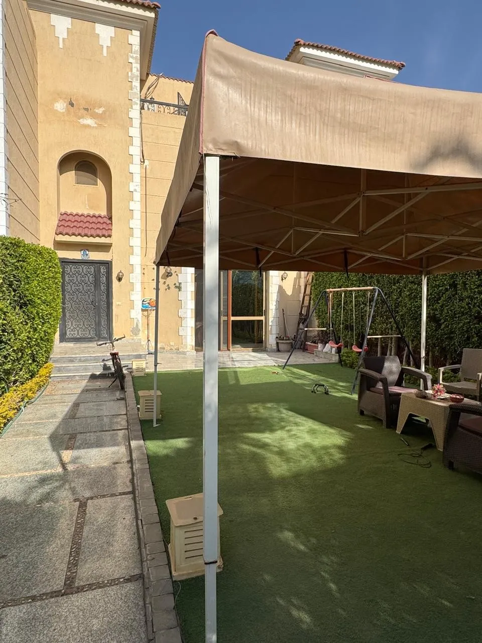 Townhouse for sale in Mena Garden City in 6th of October City of 275 m² with 4 bedrooms