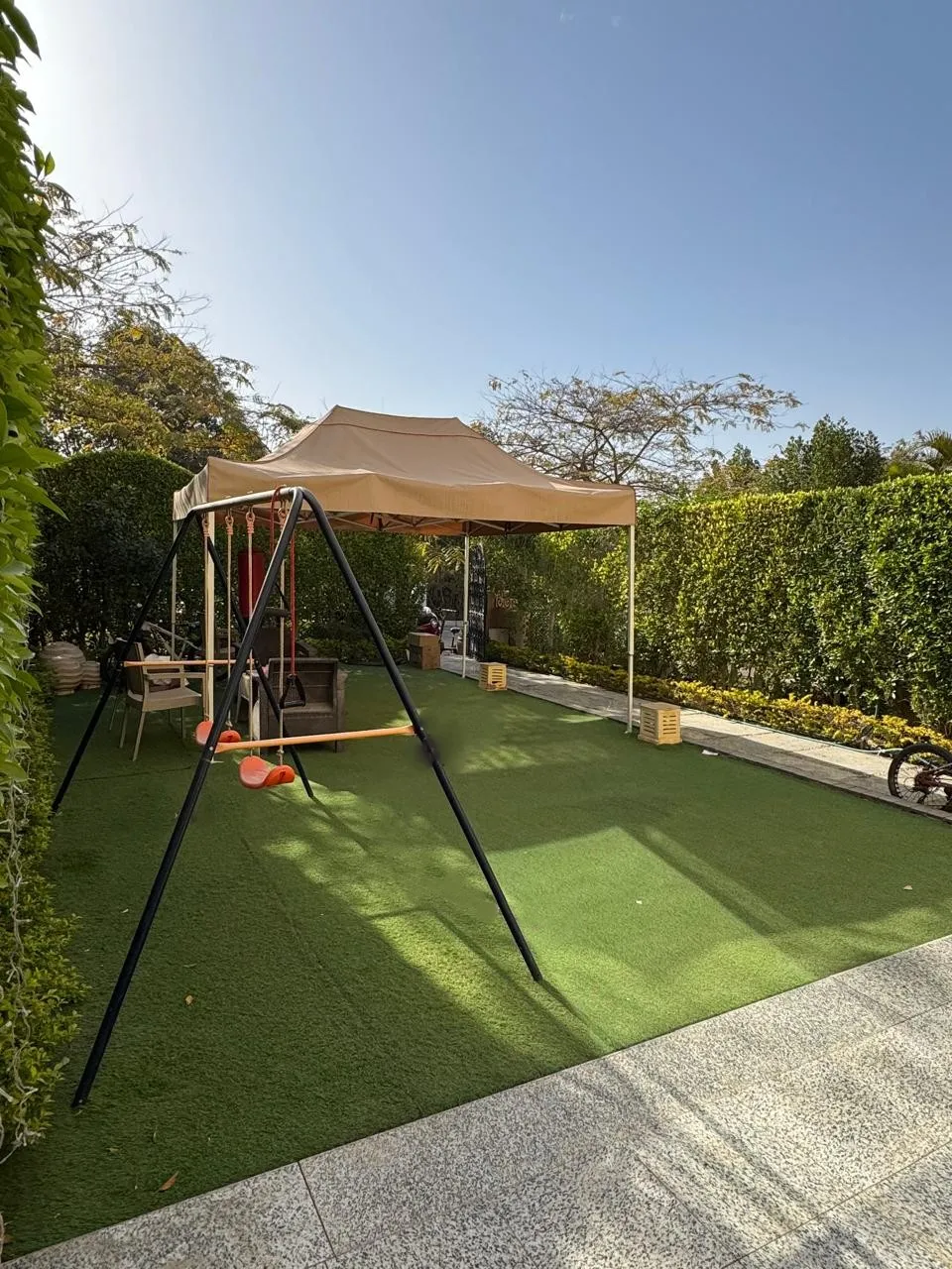 Townhouse for sale in Mena Garden City in 6th of October City of 275 m² with 4 bedrooms