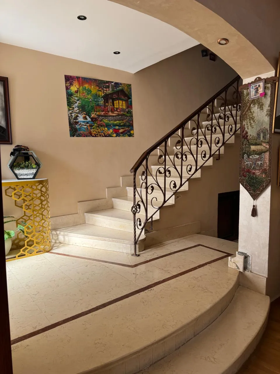 Townhouse for sale in Mena Garden City in 6th of October City of 275 m² with 4 bedrooms