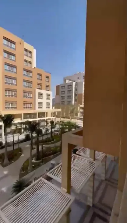 للبيع في ممشى افينيوز في بمساحة 0 م² تتكون من 0 غرف