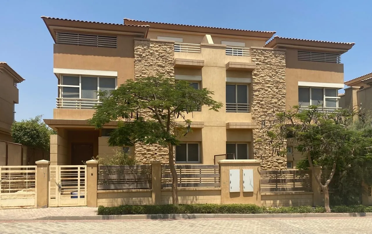 Twinhouse for sale in Jeera in El Sheikh Zayed of 300 m² with 4 bedrooms