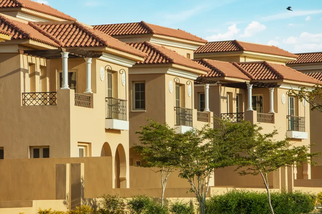 Villa for sale in Hyde Park in 6th settlement of 328 m² with 6 bedrooms