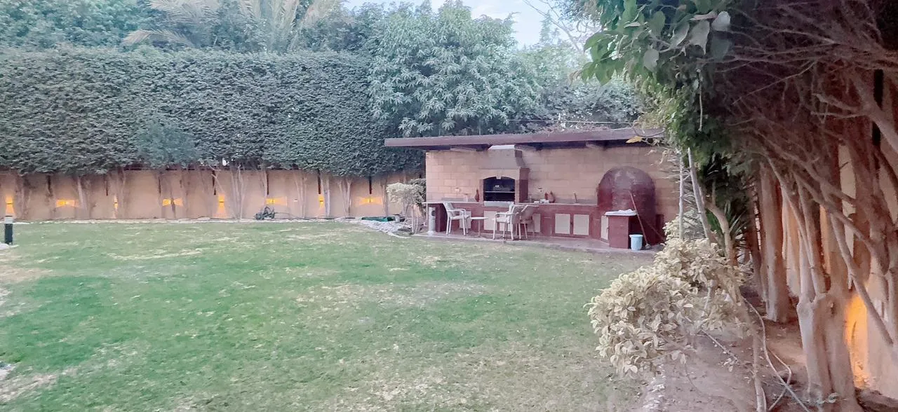Villa for sale in Royal Hills in 6th of October City of 2450 m² with 8 bedrooms