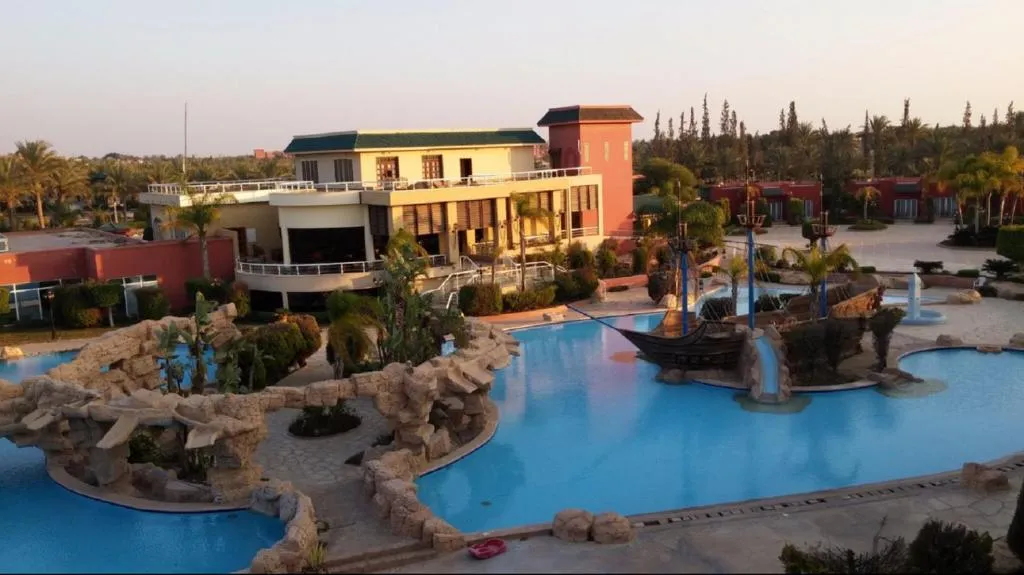 Villa for sale in Golf Solimania in New Sphinx of 420 m² with 5 bedrooms